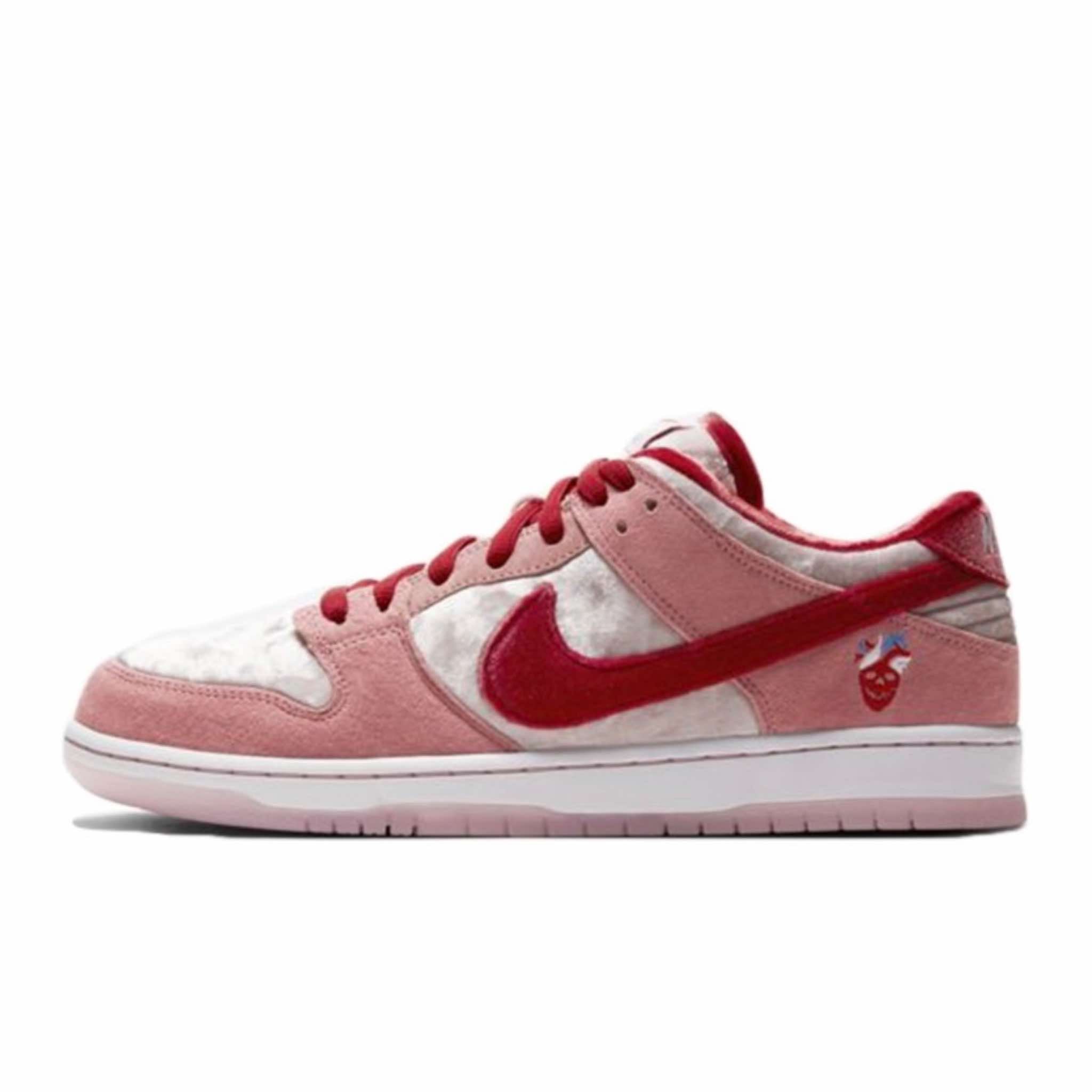 Nike SB Dunk Low StrangeLove Skateboards