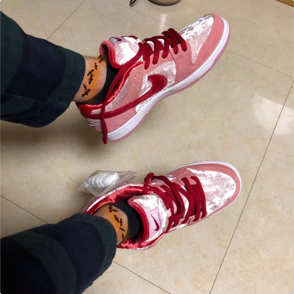 Nike SB Dunk Low StrangeLove Skateboards